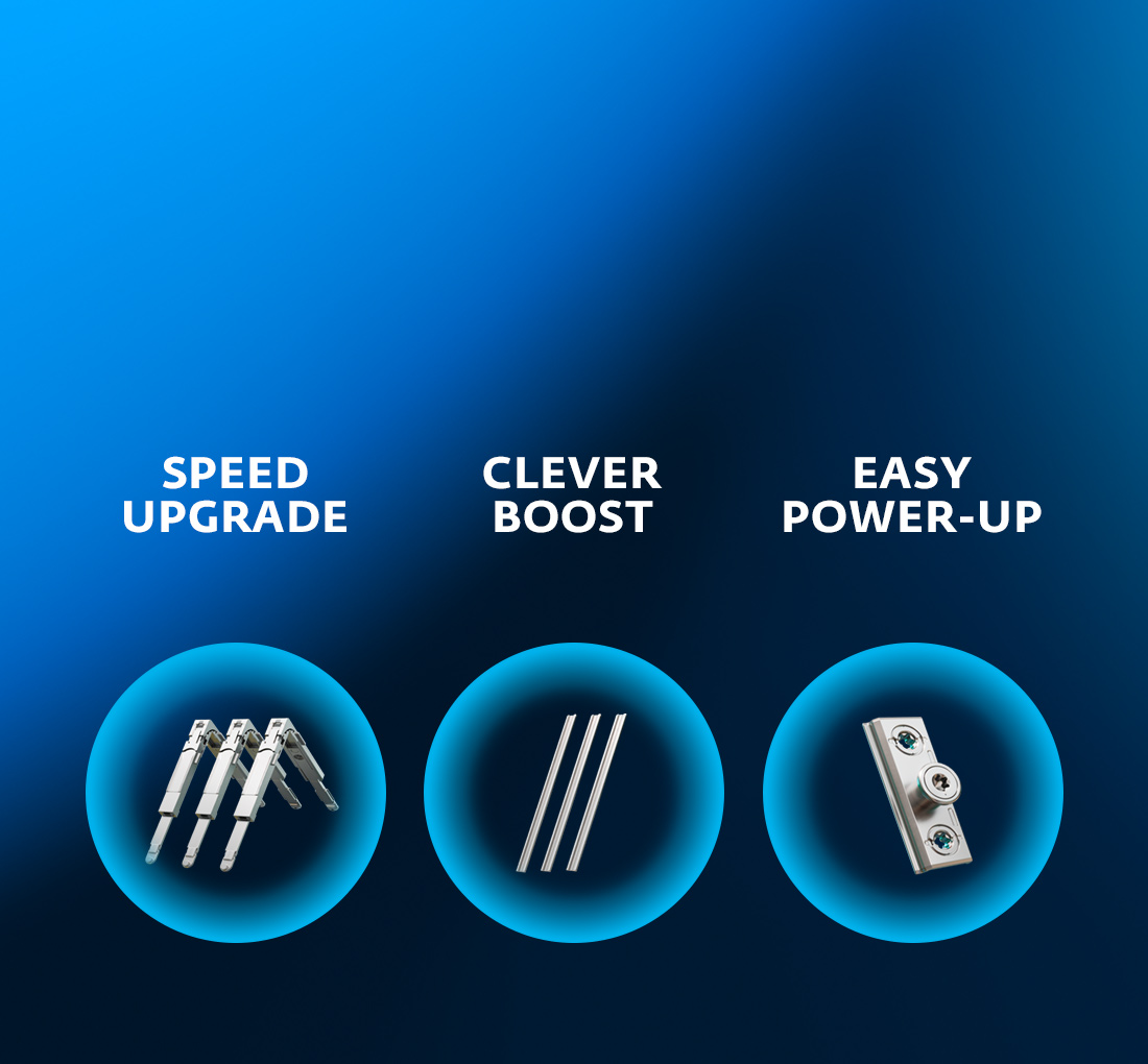 Drei kreisförmige Icons auf blauem Hintergrund; von links nach rechts: kleines Metall-Gelenk/Scharnier (Speed Upgrade), drei dünne Metallstäbe (Clever Boost), kleines Befestigungsmodul (Easy Power‑Up); jeweils Beschriftung über den Icons.